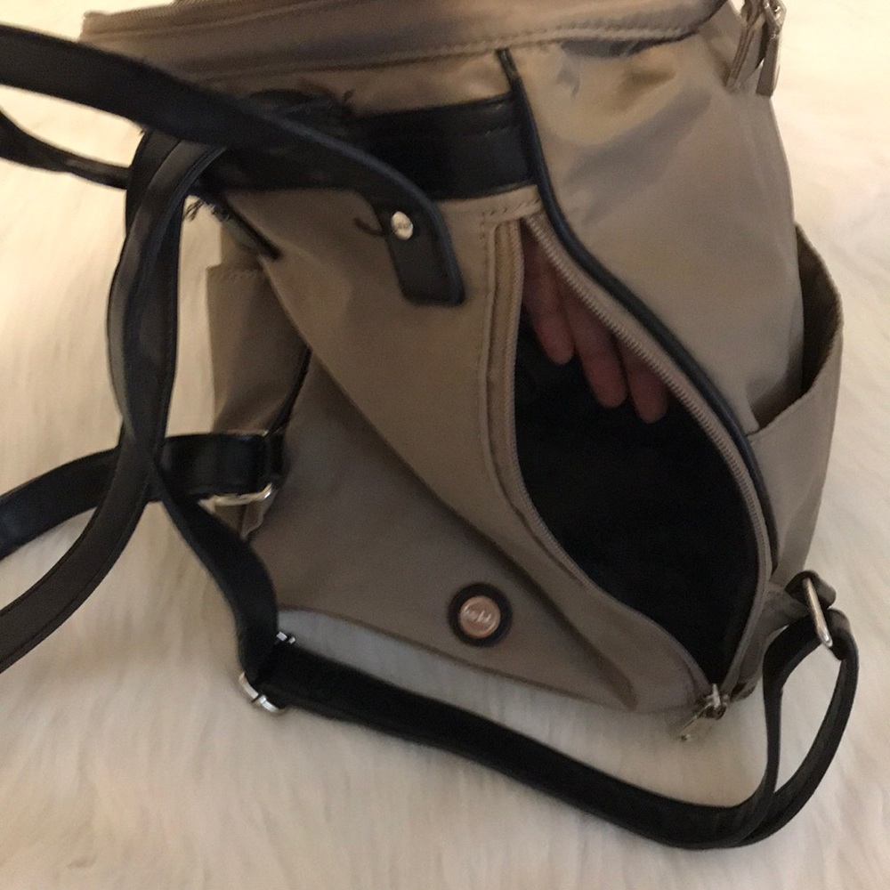 Backpack - Picture 7 of 8